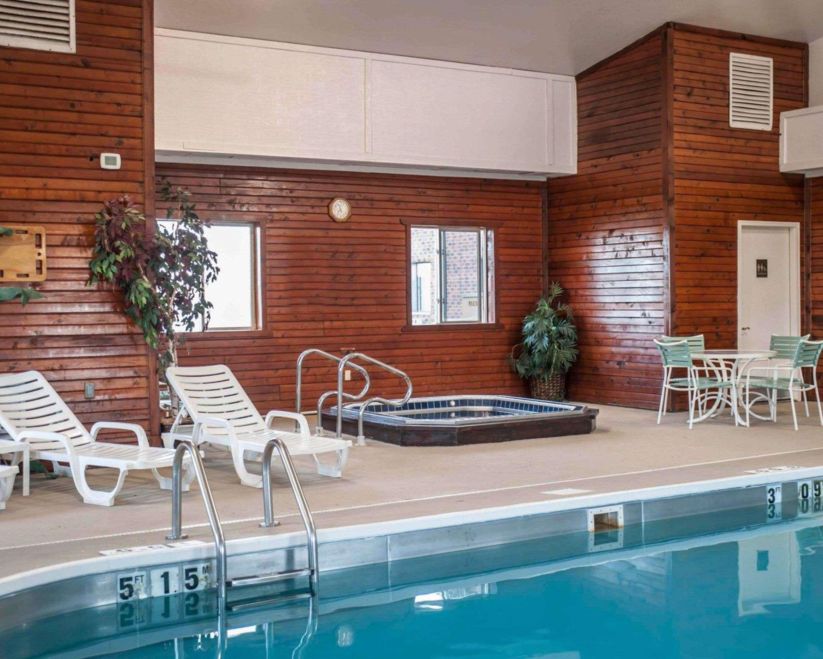 Quality Inn & Suites Boonville - Columbia מראה חיצוני תמונה
