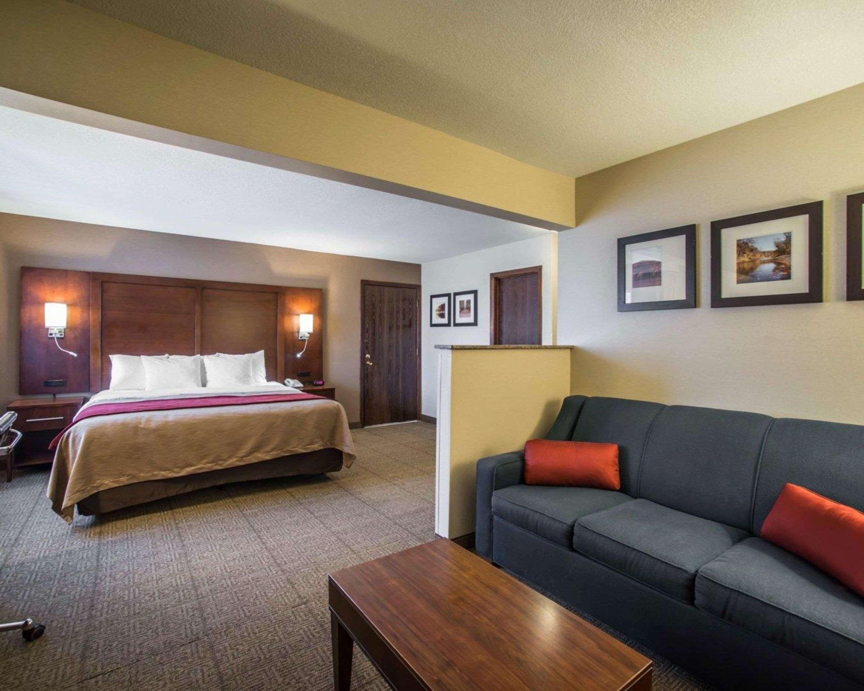 Quality Inn & Suites Boonville - Columbia מראה חיצוני תמונה