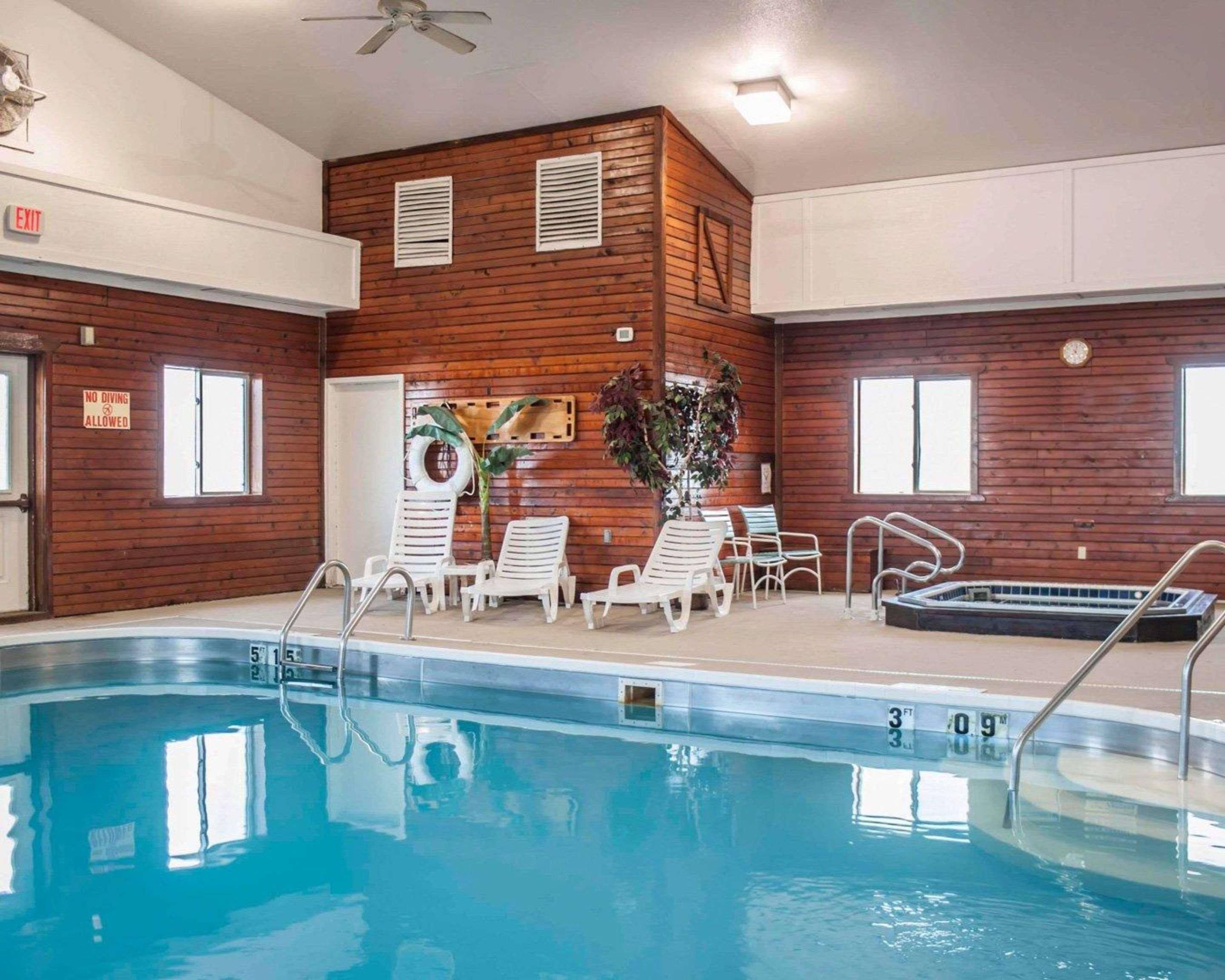 Quality Inn & Suites Boonville - Columbia מראה חיצוני תמונה
