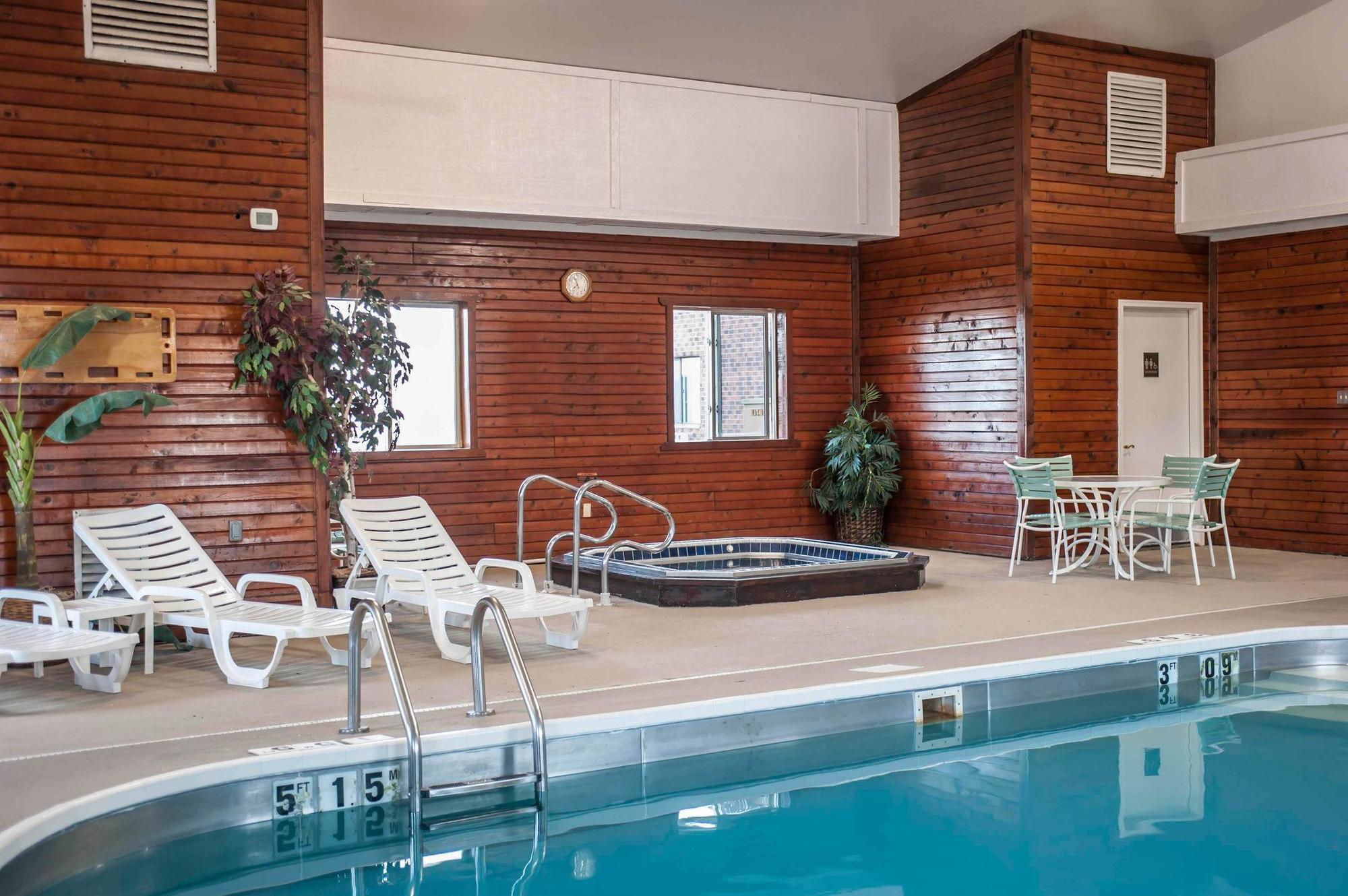 Quality Inn & Suites Boonville - Columbia מראה חיצוני תמונה