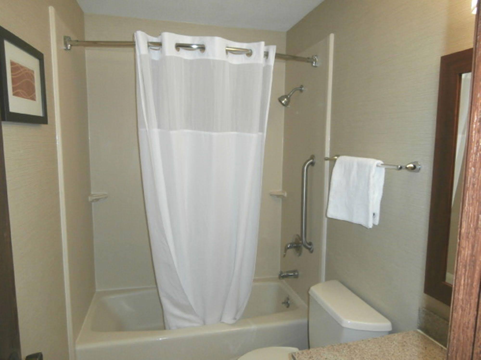 Quality Inn & Suites Boonville - Columbia מראה חיצוני תמונה