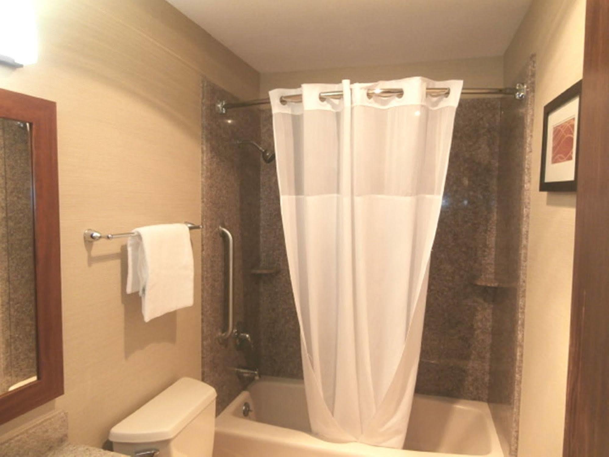 Quality Inn & Suites Boonville - Columbia מראה חיצוני תמונה